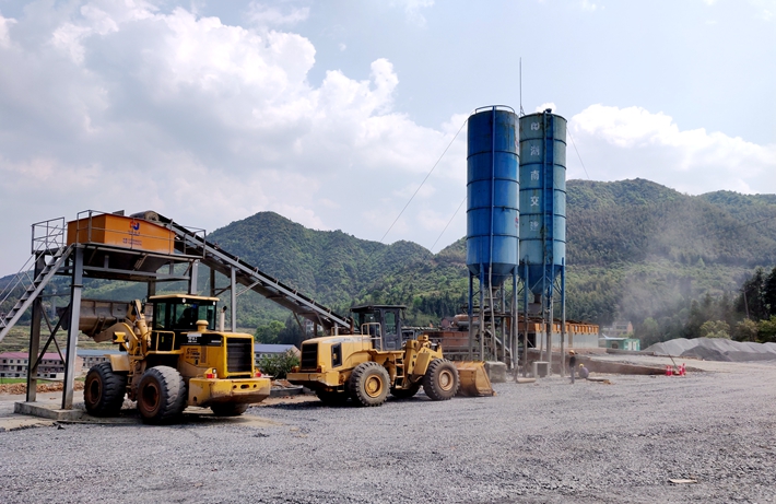攸縣大中修S333項(xiàng)目水穩(wěn)拌合站建設(shè)圓滿完成